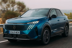 Peugeot 3008 Hybrid 136 e-DCS6 GT Hybrid Todo terreno Azul Obsession Exterior Frontal-Lateral 5 puertas