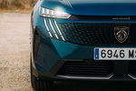 Peugeot 3008 Hybrid 136 e-DCS6 GT Hybrid Todo terreno Azul Obsession Exterior Frontal 5 puertas