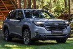 Subaru Forester Gama Forester Gama Forester Todo terreno Ice Silver Metallic Exterior Lateral-Frontal 5 puertas