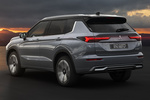 Mitsubishi Outlander PHEV 4WD First Edition PHEV Todo terreno Gris Moonstone con Techo Negro Exterior Lateral-Posterior 5 puertas