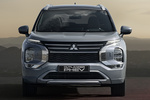 Mitsubishi Outlander PHEV 4WD First Edition PHEV Todo terreno Gris Moonstone con Techo Negro Exterior Frontal 5 puertas
