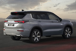 Mitsubishi Outlander PHEV 4WD First Edition PHEV Todo terreno Gris Moonstone con Techo Negro Exterior Posterior-Lateral 5 puertas