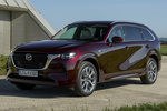 Mazda CX-80 E-Skyactiv PHEV AWD Homura Plus PHEV Todo terreno Artisan Red Exterior Frontal-Lateral 5 puertas