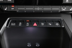 Audi A3 35 TFSI MHEV S tronic S line Sportback Turismo Interior Mandos salpicadero 5 puertas