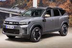 Dacia Bigster TCe 130 4x4 Extreme Todo terreno Gris Schiste Exterior Frontal-Lateral 5 puertas