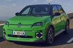 Renault 5 E-Tech 110 kW (150 CV) 52 kWh techno Turismo Verde Pop! con Techo Negro Exterior Frontal-Lateral 5 puertas