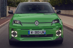 Renault 5 E-Tech 110 kW (150 CV) 52 kWh techno Turismo Verde Pop! con Techo Negro Exterior Frontal 5 puertas