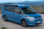 Volkswagen T7 2.0 TDI 110 kW (150 CV) DSG California Ocean Veh&iacute;culo comercial Medium Blue Metallic Exterior Lateral-Frontal 5 puertas