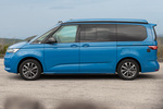 Volkswagen T7 2.0 TDI 110 kW (150 CV) DSG California Ocean Veh&iacute;culo comercial Medium Blue Metallic Exterior Lateral 5 puertas