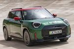 MINI Aceman John Cooper Works John Cooper Works Turismo British Racing Green Exterior Lateral-Frontal 5 puertas