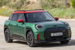 MINI Aceman John Cooper Works John Cooper Works Turismo British Racing Green Exterior Lateral-Frontal 5 puertas