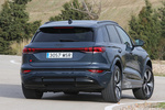 Audi Q6 Q6 e-tron quattro Black line Todo terreno Gris Manhattan Exterior Posterior-Lateral 5 puertas