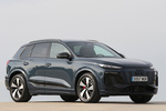 Audi Q6 Q6 e-tron quattro Black line Todo terreno Gris Manhattan Exterior Lateral-Frontal 5 puertas