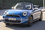 MINI MINI Cooper S Cabrio Cooper S Favoured Cabrio Descapotable Icy Sunshine Blue Exterior Frontal-Lateral 3 puertas