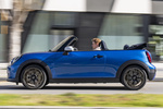 MINI MINI Cooper S Cabrio Cooper S Favoured Cabrio Descapotable Icy Sunshine Blue Exterior Lateral 3 puertas