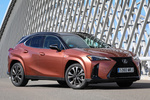 Lexus UX 300h F Sport+ 300h Todo terreno Cooper Petra Bitono Exterior Lateral-Frontal 5 puertas