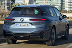 BMW iX iX xDrive45 iX xDrive45 Todo terreno Azul Arctic Race metalizado Exterior Posterior-Lateral 5 puertas