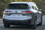BMW iX iX xDrive60 iX xDrive60 Todo terreno Frozen Pure Grey Exterior Posterior-Lateral 5 puertas