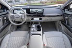 Genesis GV60 Gama GV60 Gama GV60 con Interior Dark Gray / Glacier White Todo terreno Interior Salpicadero 5 puertas