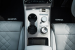 Genesis GV70 Electrified Gama GV70 Electrified con Volante a la derecha Gama GV70 Electrified con Volante a la derecha Todo terreno Interior Consola Central 5 puertas