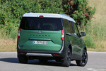 Ford Tourneo Courier e-Tourneo Courier 136 CV Active e-Tourneo Veh&iacute;culo comercial Verde Bursting Exterior Posterior-Lateral 5 puertas