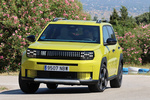 Fiat Grande Panda Eléctrico 44 kWh La Prima Turismo Amarillo Limón Exterior Frontal-Lateral 5 puertas