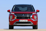 Mitsubishi Outlander PHEV 4WD Kaiteki+ PHEV Todo terreno Rojo Diamante con Techo Negro Exterior Frontal 5 puertas