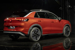 Volkswagen T-Roc Gama T-Roc eTSI Style eTSI Todo terreno Flamed Red Metallic Exterior Posterior-Lateral 5 puertas