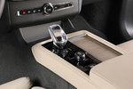 Volvo XC90 T8 AWD Ultra Dark Todo terreno Interior Consola Central 5 puertas
