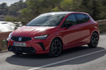 SEAT Ibiza Gama Ibiza FR Turismo Rojo Liminal Exterior Frontal-Lateral 5 puertas