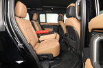 Defender Defender 110 X-Dynamic HSE D250 MHEV 7 plazas 110 X-Dynamic HSE con Asientos de piel Windsor en Caraway/Ebony 7p Todo terreno Interior Trampilla de acceso al maletero 5 puertas