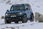 Ford Bronco 2.7 EcoBoost V6 335cv Auto 4x4 inteligente Badlands (sesi&oacute;n Picos de Europa) Todo terreno Azul Velocity Exterior Frontal-Lateral 5 puertas