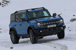 Ford Bronco 2.7 EcoBoost V6 335cv Auto 4x4 inteligente Badlands (sesi&oacute;n Picos de Europa) Todo terreno Azul Velocity Exterior Lateral-Frontal 5 puertas
