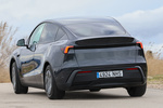 Tesla Model Y Standard Tracci&oacute;n trasera Standard Tracci&oacute;n trasera Todo terreno Gris Sigilo Exterior Lateral-Posterior 5 puertas