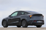 Tesla Model Y Standard Tracci&oacute;n trasera Standard Tracci&oacute;n trasera Todo terreno Gris Sigilo Exterior Lateral-Posterior 5 puertas