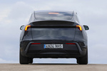 Tesla Model Y Standard Tracci&oacute;n trasera Standard Tracci&oacute;n trasera Todo terreno Gris Sigilo Exterior Posterior 5 puertas