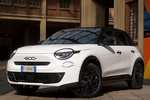 Fiat 600 Gama 600 Street Launch Edition Todo terreno Blanco Gelato Exterior Frontal-Lateral 5 puertas