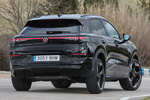 Volkswagen T-Roc 1.5 eTSI 110 kW (150 CV) DSG R-Line con Pack Black Style Todo terreno Negro Noche Metalizado Exterior Posterior-Lateral 5 puertas