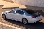 Mercedes-Benz Clase S Maybach 580 Maybach Turismo Opalite White Bright / Verde Silver Metallic Exterior Lateral-Posterior 4 puertas