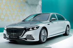 Mercedes-Benz Clase S Maybach 580 Maybach Turismo Opalite White Bright / Verde Silver Metallic Exterior Frontal-Lateral 4 puertas