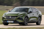 Peugeot 408 e 157 kW (213 CV) e GT Exclusive Turismo Verde Flare Exterior Frontal-Lateral 5 puertas