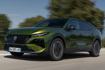 Peugeot 408 Hybrid 145 e-DCS6 GT Exclusive Hybrid Turismo Verde Flare Exterior Frontal-Lateral 5 puertas