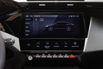 Peugeot 408 Plug-In Hybrid 240 e-DCS7 GT Plug-in Hybrid Turismo Interior Pantalla del sistema multimedia 5 puertas