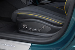 DENZA Z9GT EV El&eacute;ctrico EV con Interior Negro Turismo Interior Mandos regulaci&oacute;n asientos 5 puertas
