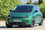 Renault Twingo 60 kW (80 CV) autonom&iacute;a urbana Techno E-Tech Turismo Verde Absoluto Exterior Frontal-Lateral 5 puertas