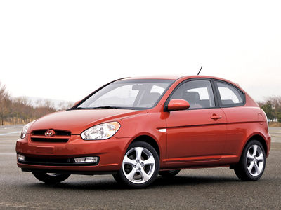Hyundai Accent - Foto