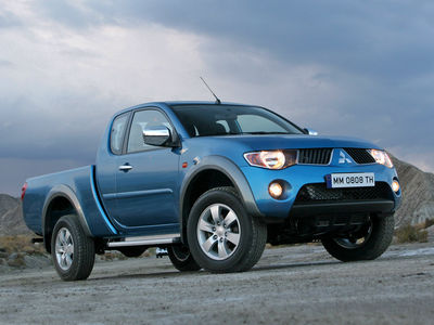Mitsubishi L200 - Foto