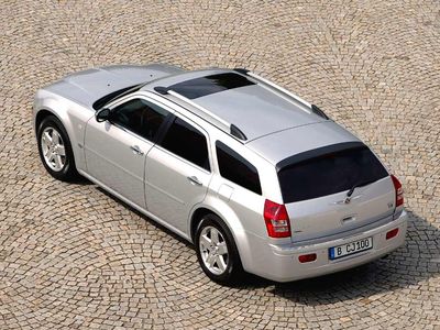 Chrysler 300C Touring - El familiar más grande, no el más espacioso - Foto