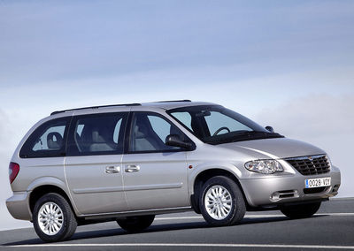 Chrysler Voyager - Grande y confortable - Foto