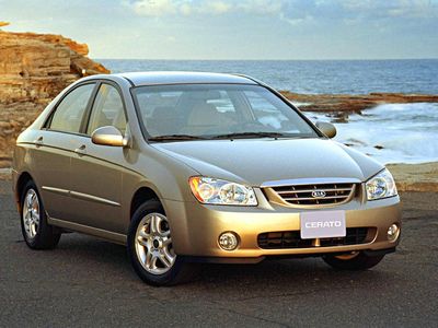 KIA Cerato - Económico, con carrocería cuatro o cinco puertas y motor Diesel - Foto